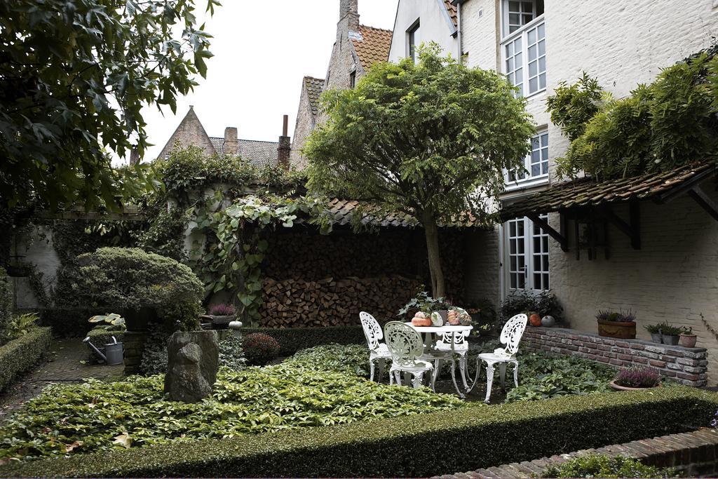 B&B Number 11 Exclusive Guesthouse Bruges Esterno foto