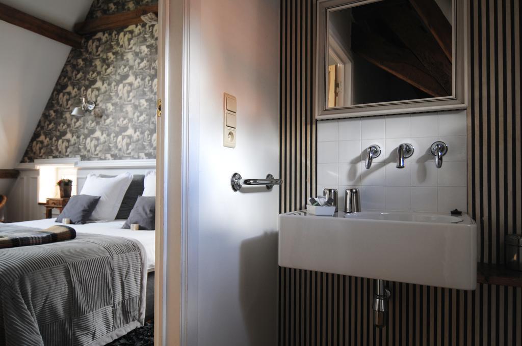 B&B Number 11 Exclusive Guesthouse Bruges Esterno foto